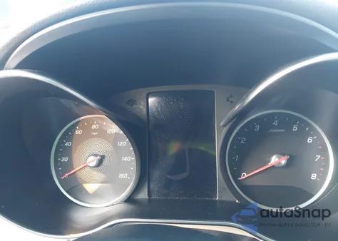 2019 Mercedes-Benz C 300 4Matic z USA, uszkodzony, nr VIN 55SWF8EB7KU301546